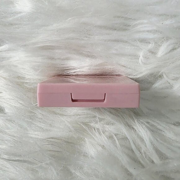 NWT Luna Magic Soft Perfection Foundation Powder, Tan, 2.8g - Picture 5 of 5